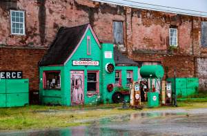 Allen's Conoco Fillin' Station