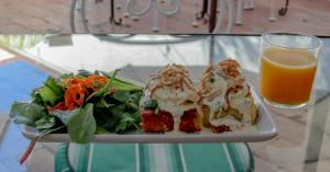 Eggs benedict, Coronet, Tucson, Arizona